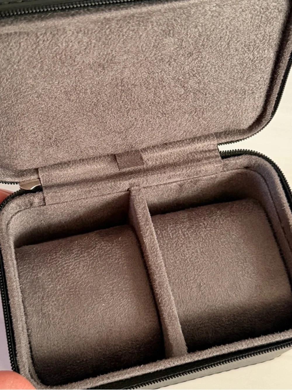 Rothwell San Francisco Two-Slot Watch Holder and Display Pad - NEW